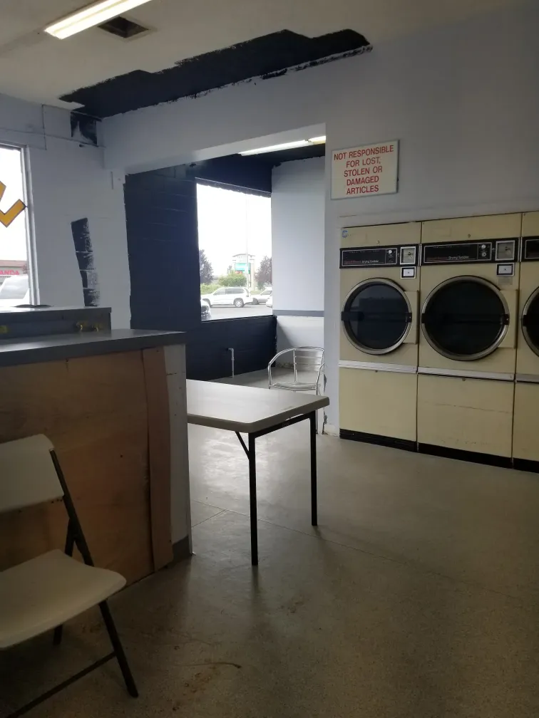 20220527 125032 at Fresh Laundromat, Vancouver WA