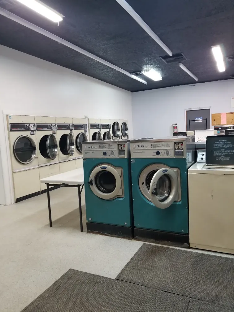 20220531 213933 at Fresh Laundromat, Vancouver WA