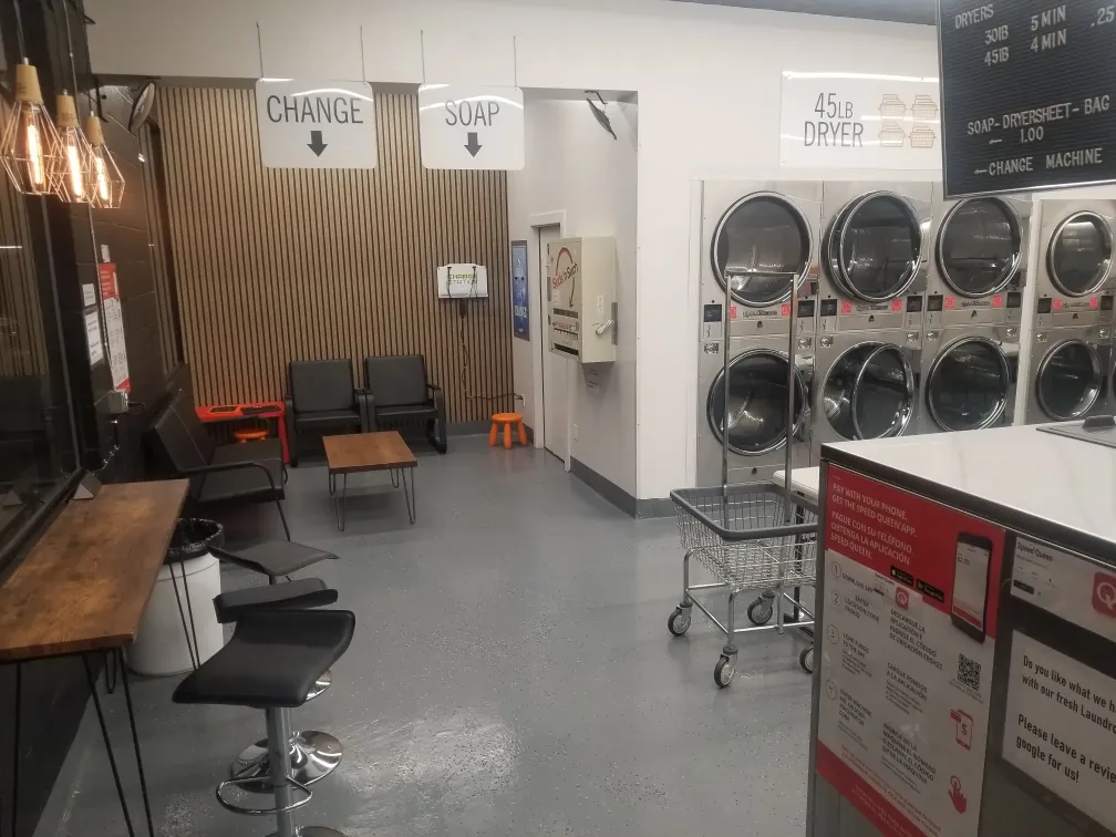 20220907 225804 at Fresh Laundromat, Vancouver WA